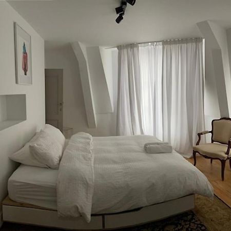 Duplex dernier étage avec terasse à deux pas de la grand place Bruxelas Exterior foto