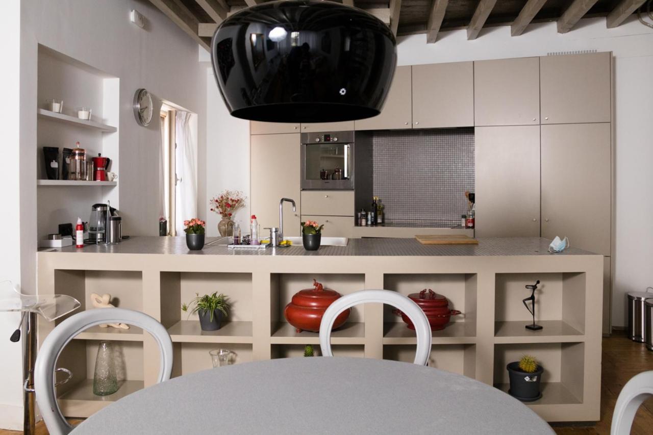 Duplex dernier étage avec terasse à deux pas de la grand place Bruxelas Exterior foto